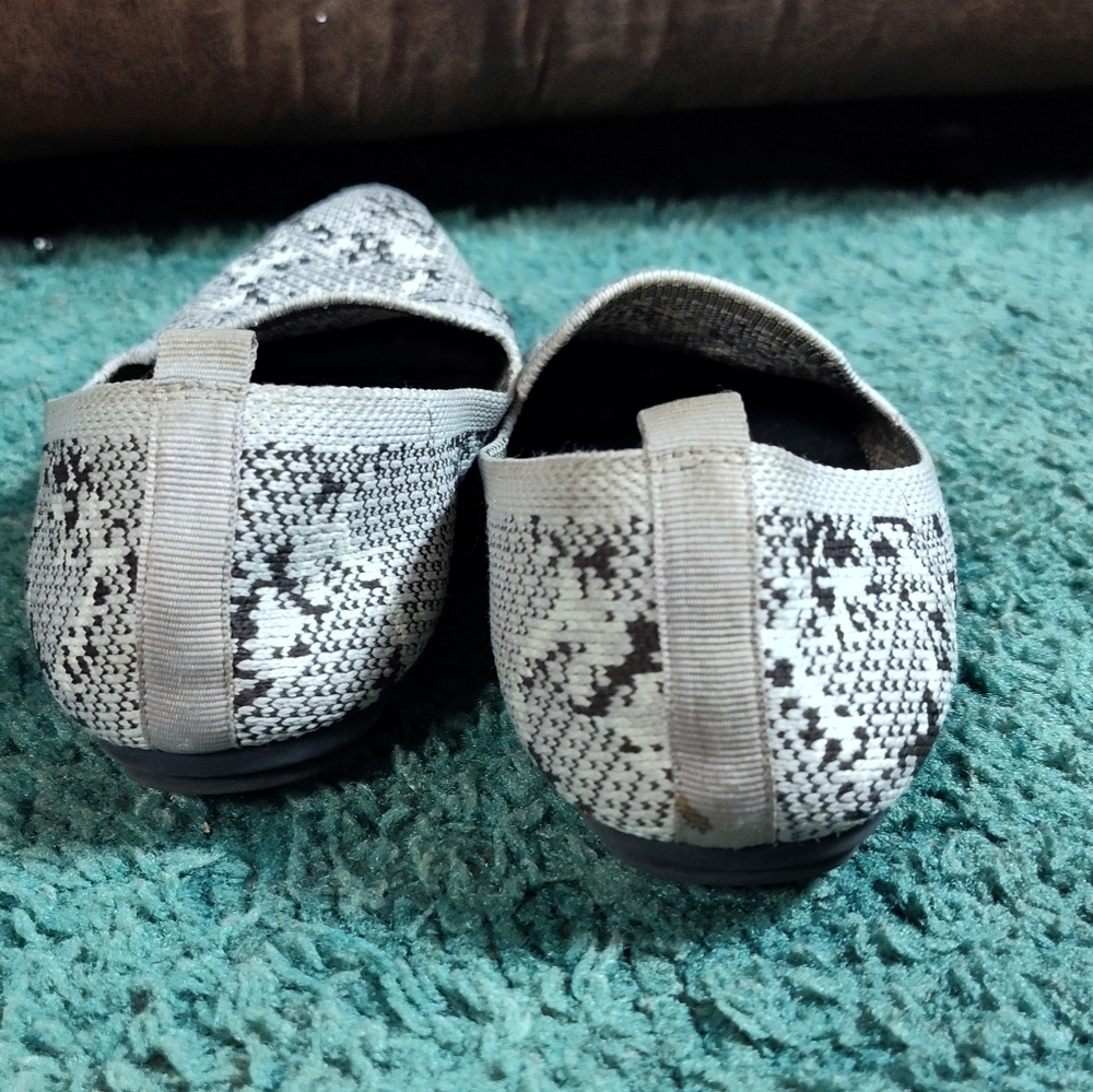 Vince Camuto Gray Snakeskin Loafer Flats 7.5M - Picture 7 of 13